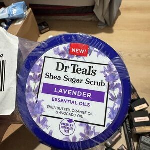 Dr Teal's Lavender Shea Sugar Scrub